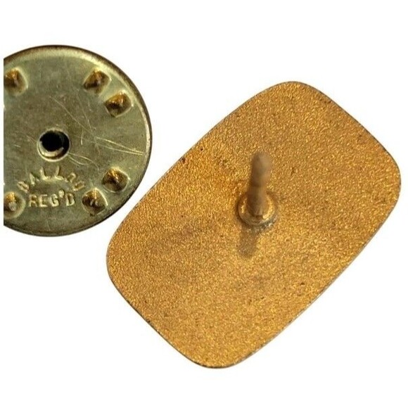 Vintage John Deere Gold Tone Metal Green Enamel Logo Lapel Pin Signed BALLOU - Picture 7 of 7